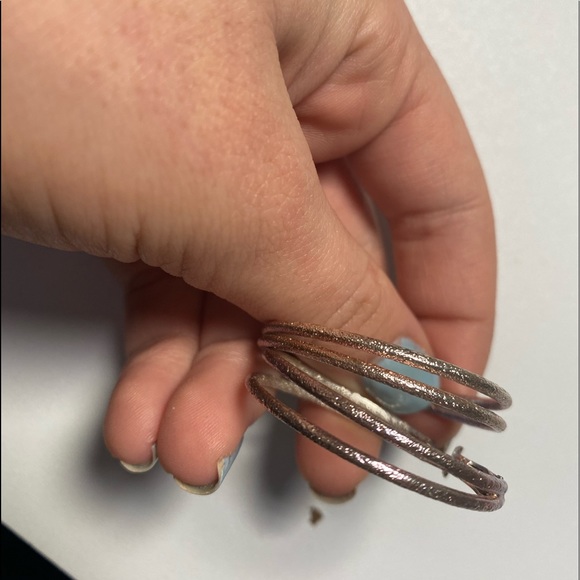 Hoop earrings - Picture 9 of 12